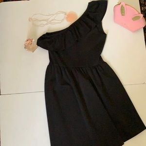 Abercrombie & Fetch one shoulder black dress